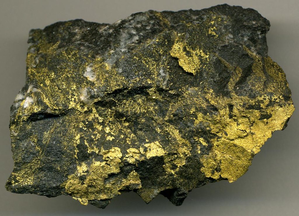 https://dailyalts.com/wp-content/uploads/2020/05/Red_Lake_Gold_Ore_Red_Lake_Mine_Ontario_Canada.jpg