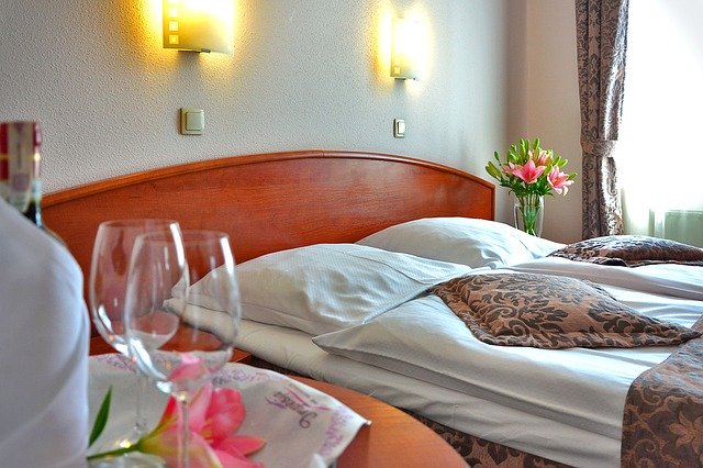 https://dailyalts.com/wp-content/uploads/2020/07/hotel-room-1261900_640.jpg https://dailyalts.com/wp-content/uploads/2020/07/hotel-room-1261900_640.jpg