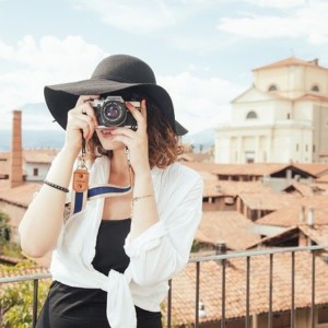 https://dailyalts.com/wp-content/uploads/2020/07/photographer-407068_640.jpg https://dailyalts.com/wp-content/uploads/2020/07/photographer-407068_640.jpg