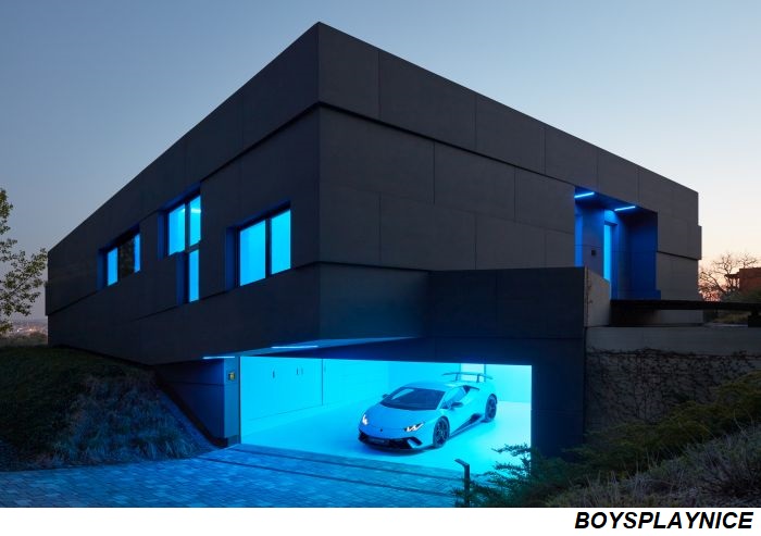 https://dailyalts.com/wp-content/uploads/2020/09/CollColl_Villa_Sophia_BoysPlayNice_24-resized-car.jpg https://dailyalts.com/wp-content/uploads/2020/09/CollColl_Villa_Sophia_BoysPlayNice_24-resized-car.jpg
