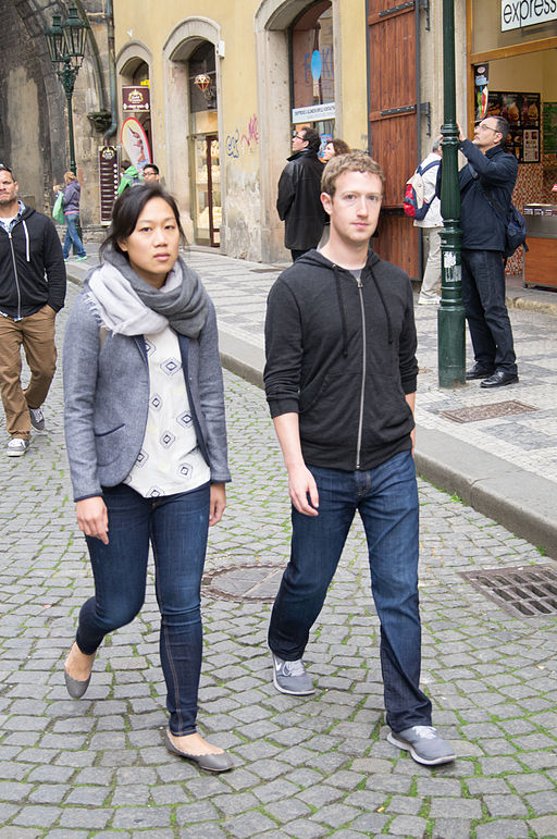 https://dailyalts.com/wp-content/uploads/2021/12/Mark_Zuckerberg_in_Prague_2013.jpg